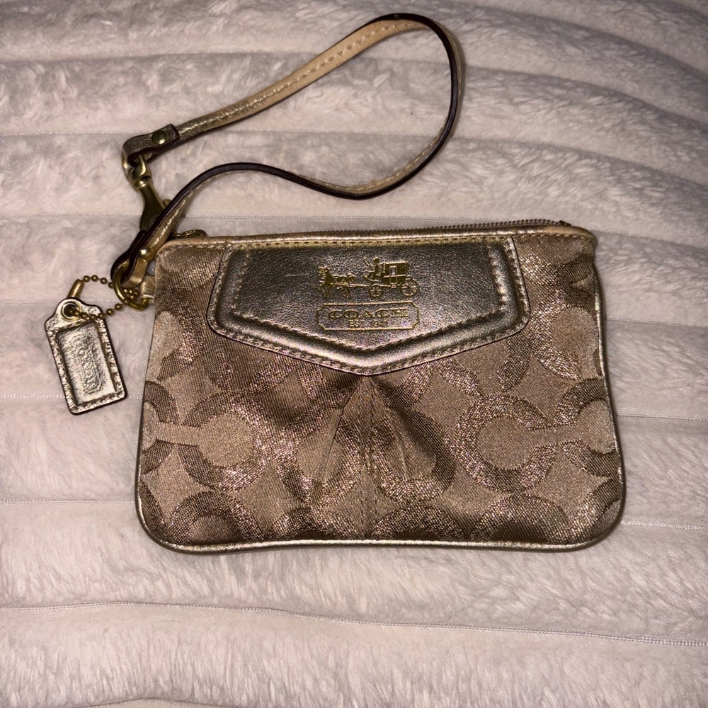 Coach Wristlet Wallet Horse and Carriage Signature Logo Gold